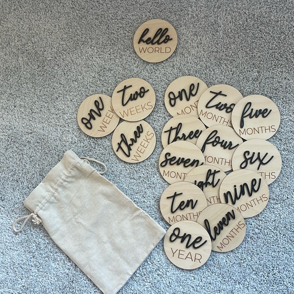 Wooden Baby Milestone Discs Set with Linen Storage Bag - Natural
